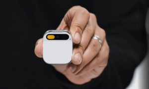 Asi es AI Pin, el alucinante dispositivo de Humane que funciona con IA y busca reemplazar al teléfono móvil