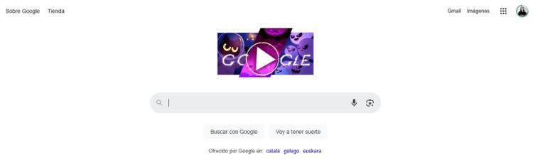 Vista del buscador de Google el día 30 de octubre. El logo de Google ha sido substituido por el Doodle de Halloween 2024